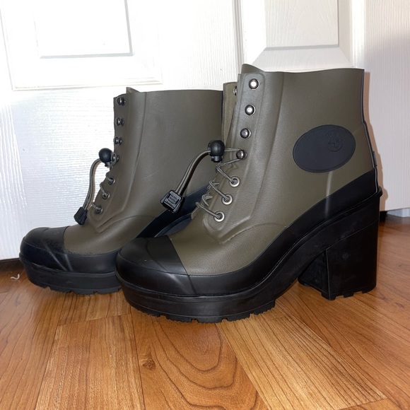 Vintage Hunter rubber heeled boots - Picture 3 of 7